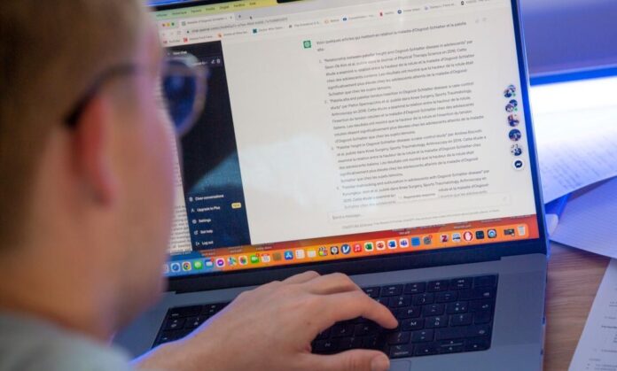 How to Use AI to Turn Your Class Notes Into Revision Questions